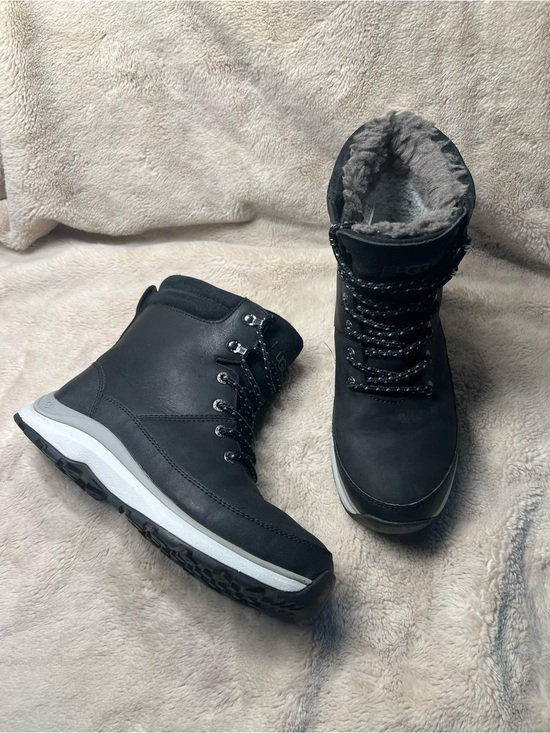 UGG Shoes - UGG Zaydie waterproof winter boots in black leather with a sheepskin lining 7.5